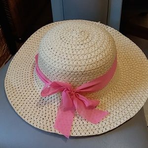 Pretty wicker beach hat